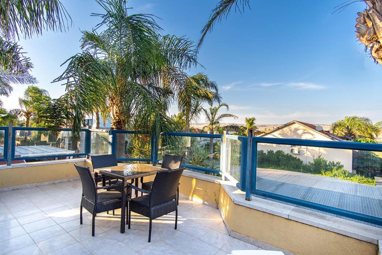 Villa Nof Glili Mansion Yavneʼel Exterior foto